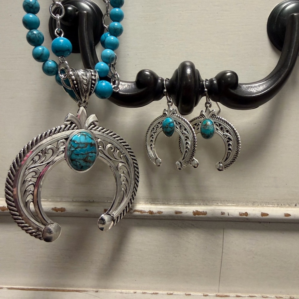 Montana Silversmiths Turquoise Bead Necklace Silver squash blossom earrings - Picture 8 of 8